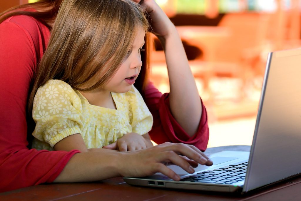 Internet Safety Advice: Top 10 Tips for Parents