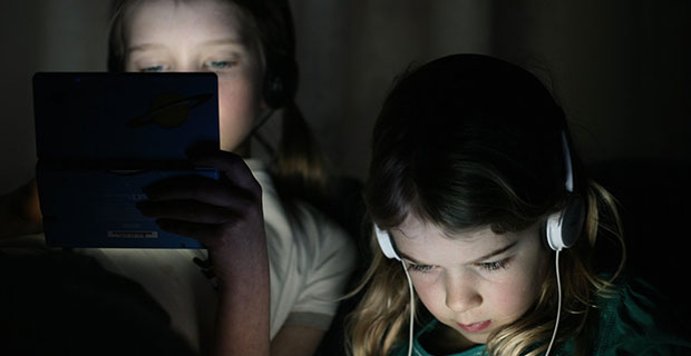 How to protect your kids when they play online video games -  ReputationDefender